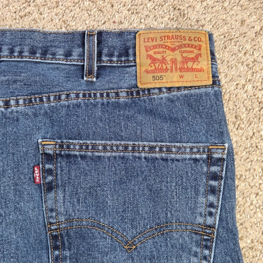 Levis 505 Regular Fit‎ Straight Leg Blue Denim Jeans Mens 52x30 Medium Wash